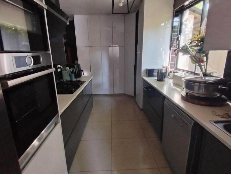 5 Bedroom Property for Sale in Amberfield Heights Gauteng