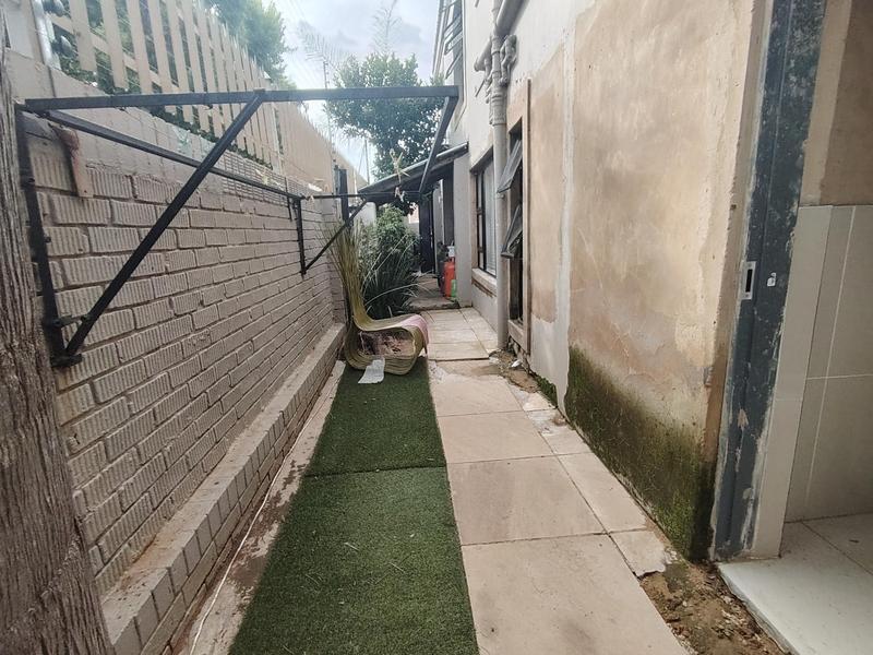 5 Bedroom Property for Sale in Amberfield Heights Gauteng