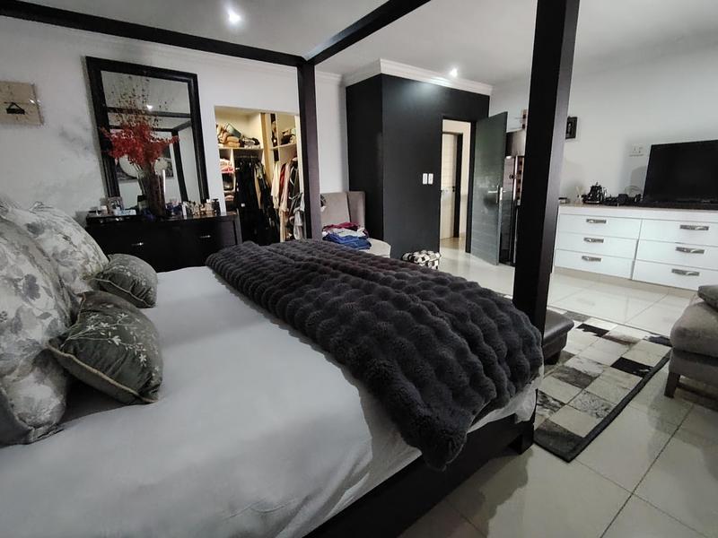 5 Bedroom Property for Sale in Amberfield Heights Gauteng