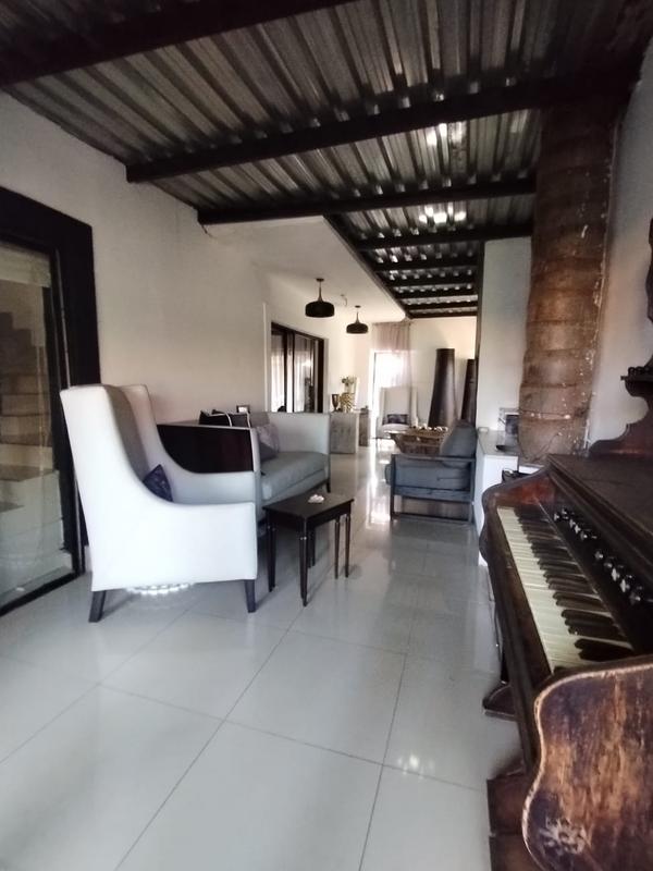 5 Bedroom Property for Sale in Amberfield Heights Gauteng