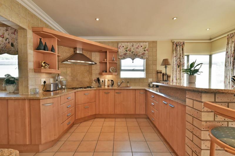 3 Bedroom Property for Sale in Bassonia Gauteng