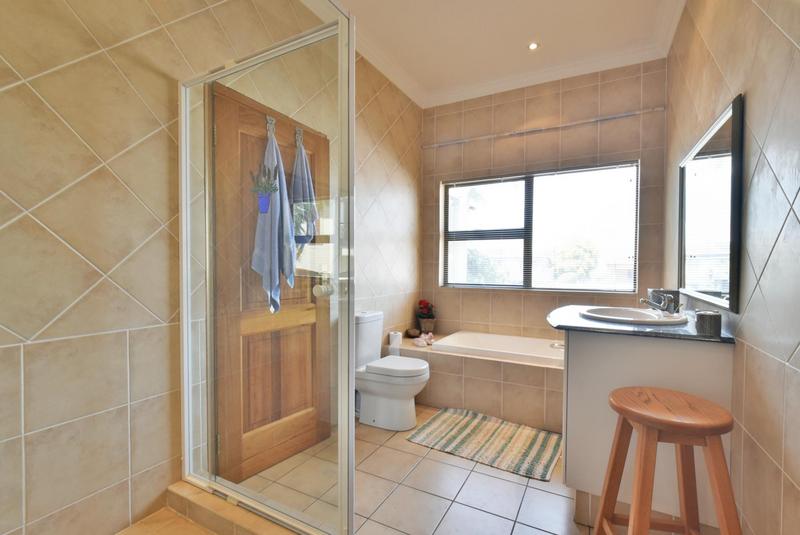 3 Bedroom Property for Sale in Bassonia Gauteng