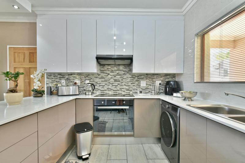 3 Bedroom Property for Sale in Glenvista Gauteng