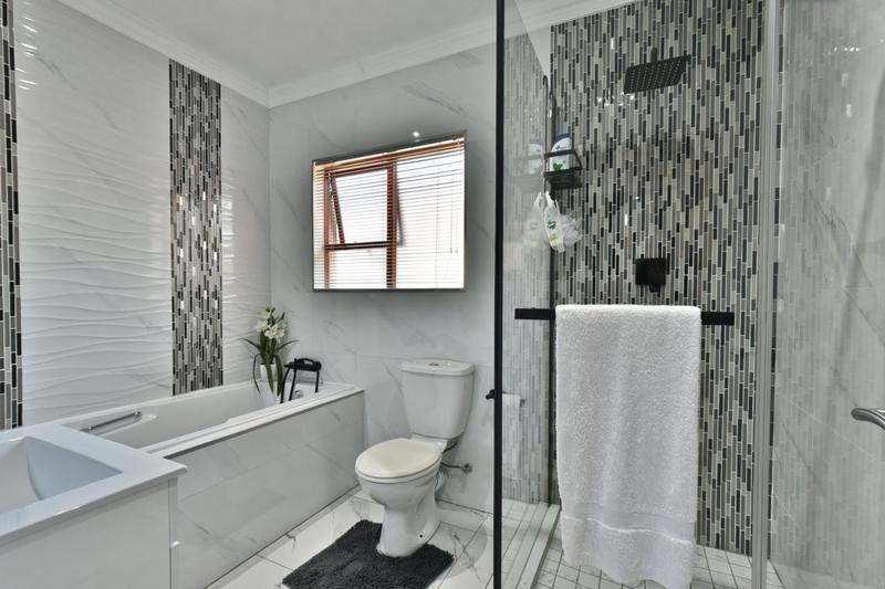 3 Bedroom Property for Sale in Glenvista Gauteng