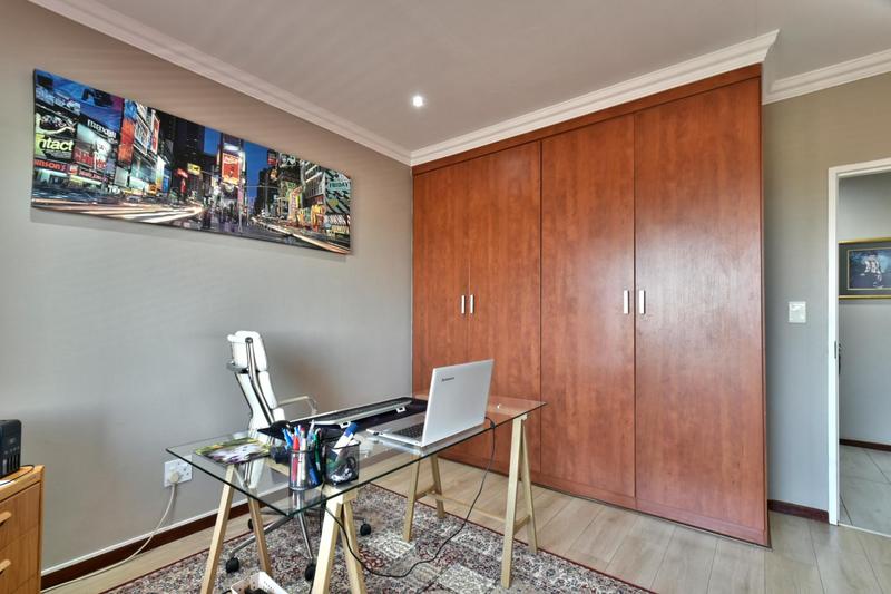 3 Bedroom Property for Sale in Glenvista Gauteng