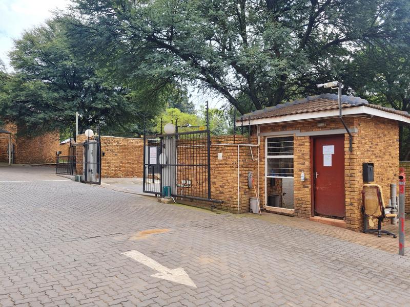 2 Bedroom Property for Sale in Groblerpark Gauteng