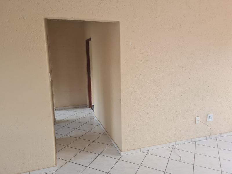2 Bedroom Property for Sale in Groblerpark Gauteng