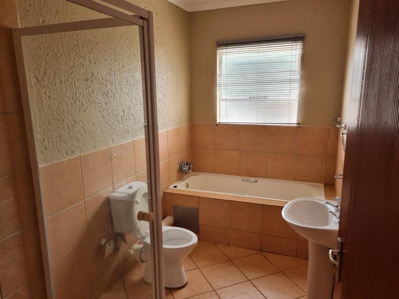 2 Bedroom Property for Sale in Groblerpark Gauteng