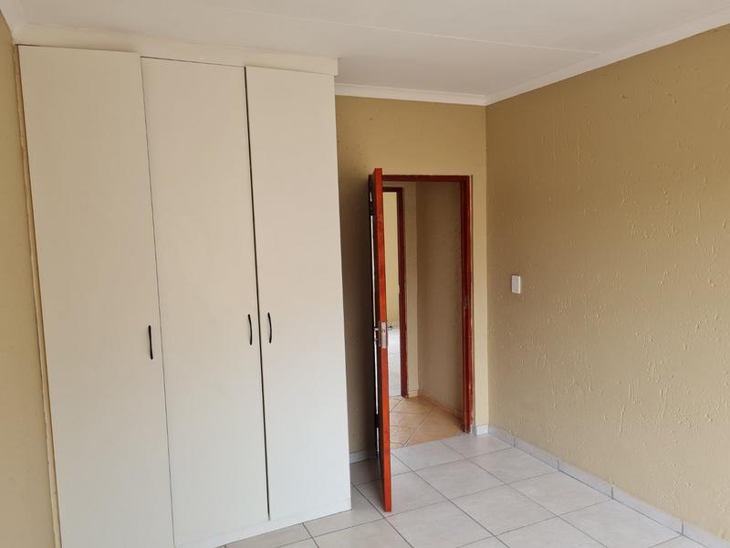 2 Bedroom Property for Sale in Groblerpark Gauteng