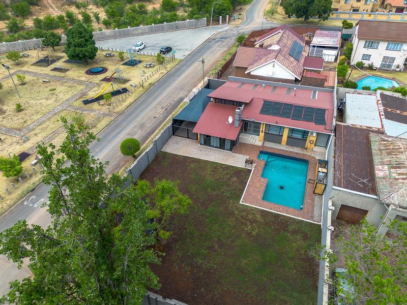 3 Bedroom Property for Sale in South Crest Gauteng