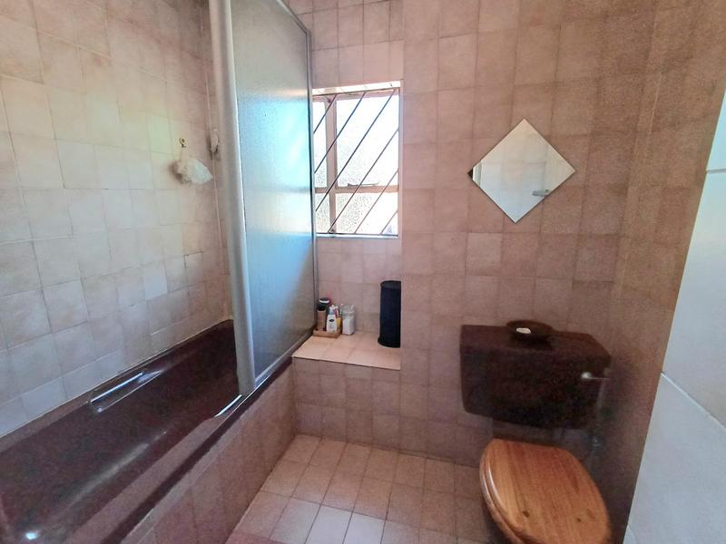 9 Bedroom Property for Sale in Laudium Gauteng