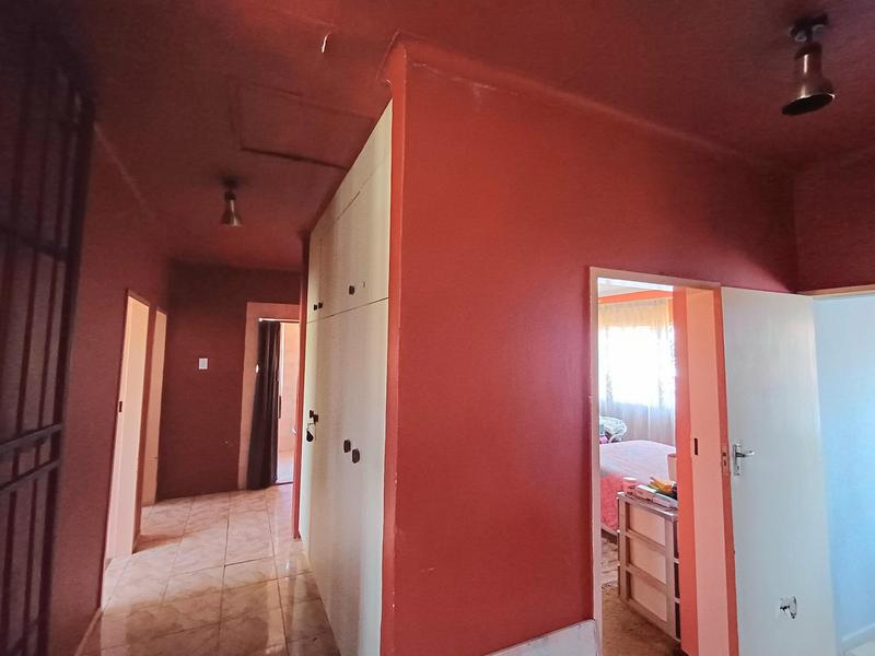 9 Bedroom Property for Sale in Laudium Gauteng