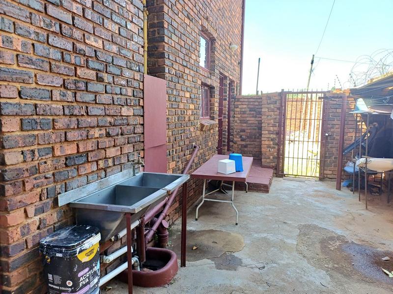 9 Bedroom Property for Sale in Laudium Gauteng