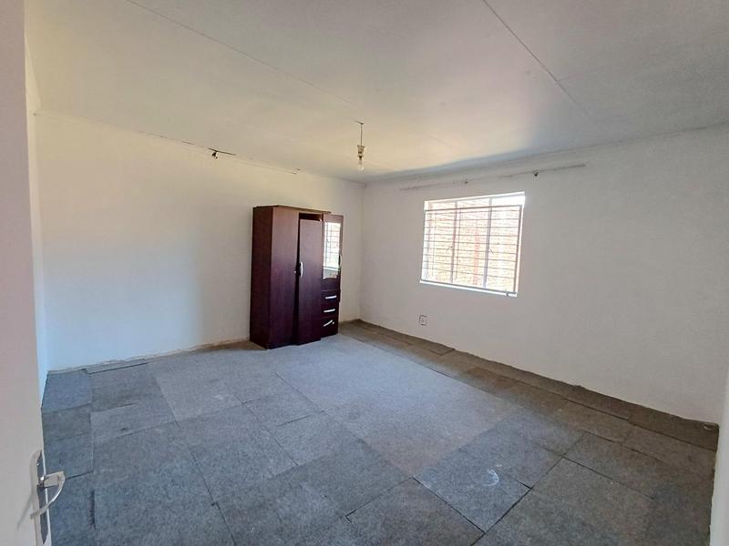 9 Bedroom Property for Sale in Laudium Gauteng