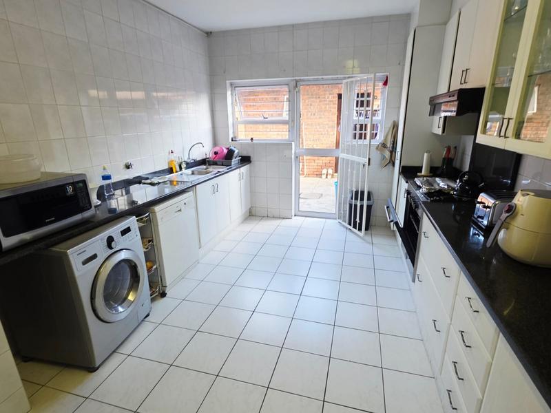 To Let 4 Bedroom Property for Rent in Strathavon Gauteng