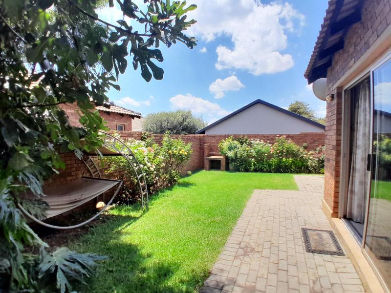 3 Bedroom Property for Sale in Heuwelsig Estate Gauteng