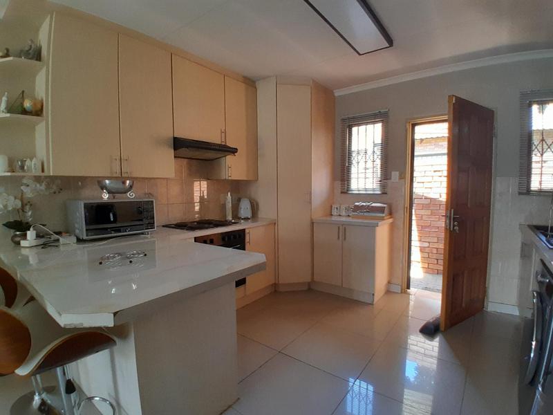 3 Bedroom Property for Sale in Heuwelsig Estate Gauteng