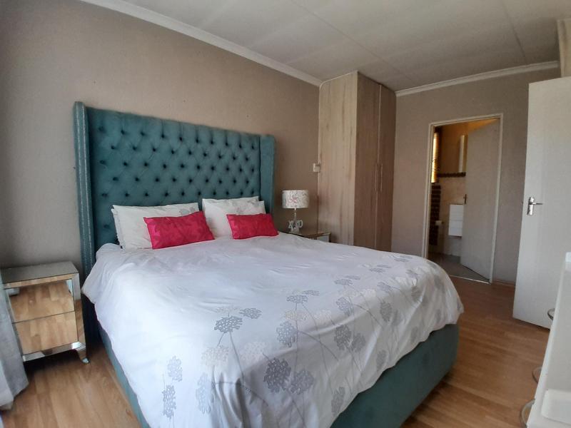 3 Bedroom Property for Sale in Heuwelsig Estate Gauteng