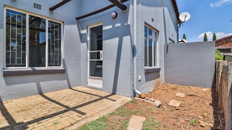 2 Bedroom Property for Sale in Eden Glen Gauteng