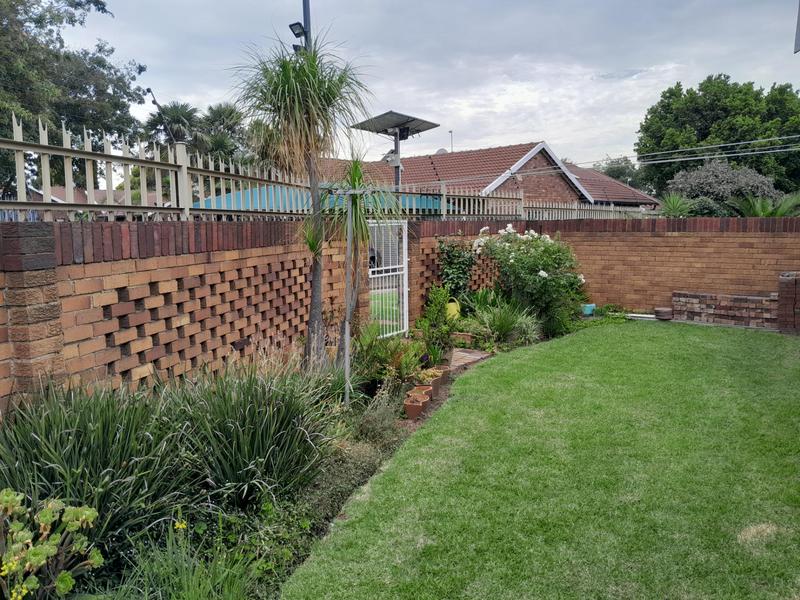 3 Bedroom Property for Sale in Rustivia Gauteng