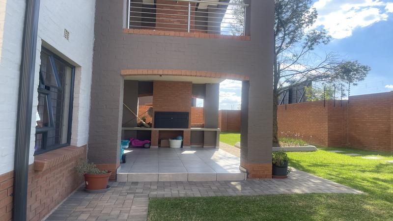 2 Bedroom Property for Sale in Rietvalleirand Gauteng