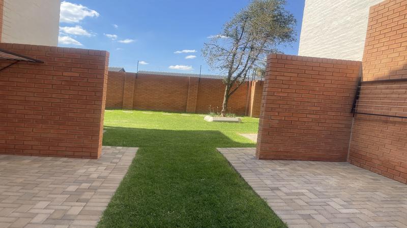 2 Bedroom Property for Sale in Rietvalleirand Gauteng