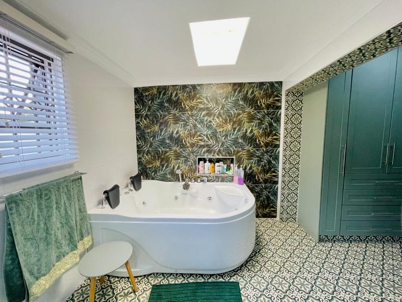 4 Bedroom Property for Sale in Alberante Gauteng