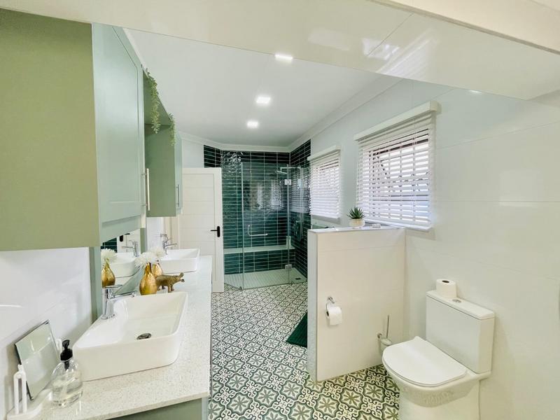 4 Bedroom Property for Sale in Alberante Gauteng