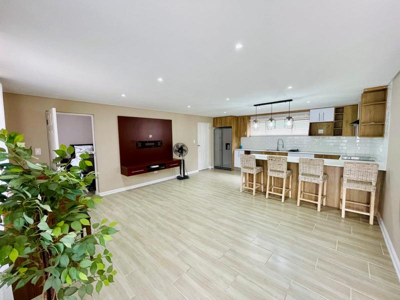 4 Bedroom Property for Sale in Alberante Gauteng