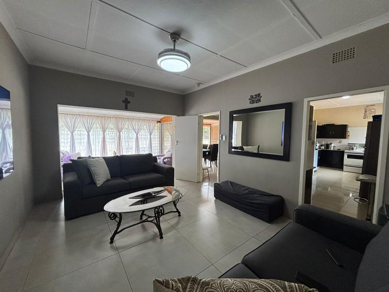 4 Bedroom Property for Sale in Discovery Gauteng