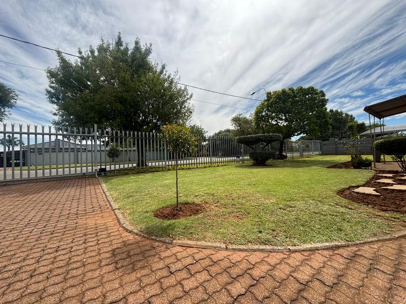 4 Bedroom Property for Sale in Discovery Gauteng