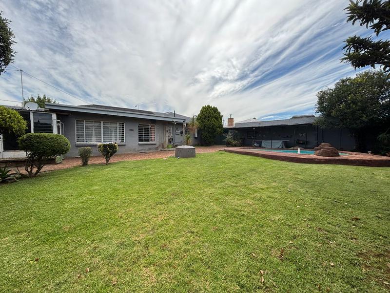 4 Bedroom Property for Sale in Discovery Gauteng