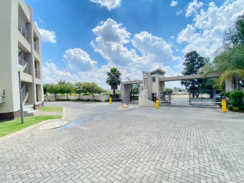 To Let 2 Bedroom Property for Rent in Beverley Gauteng