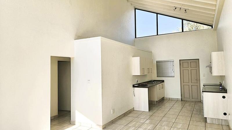 To Let 2 Bedroom Property for Rent in Beverley Gauteng