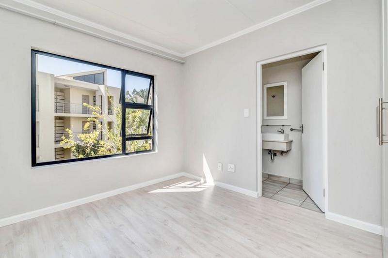 To Let 2 Bedroom Property for Rent in Beverley Gauteng