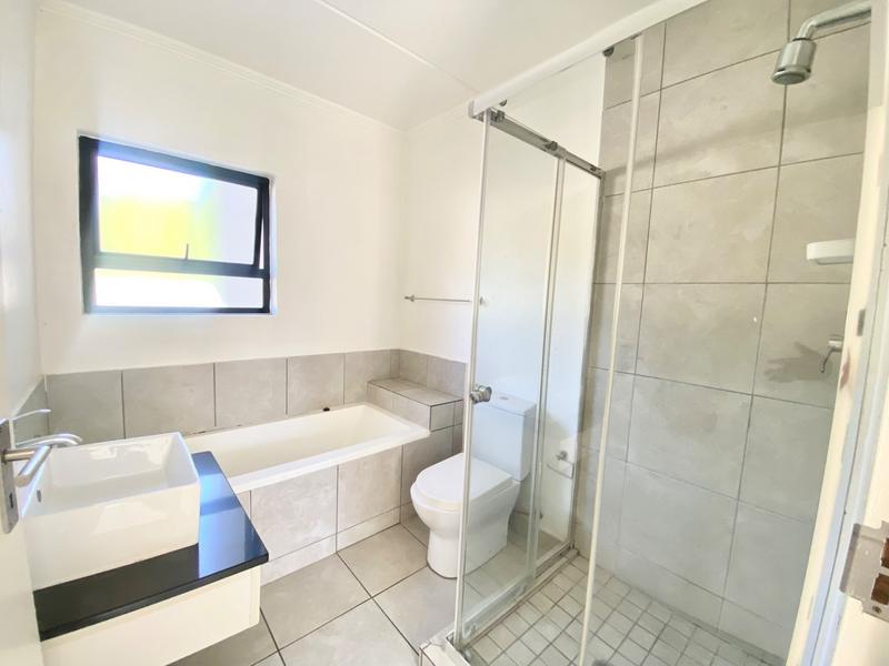To Let 2 Bedroom Property for Rent in Beverley Gauteng