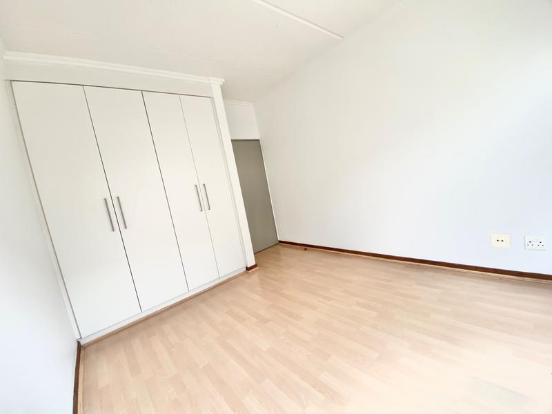 To Let 2 Bedroom Property for Rent in Beverley Gauteng