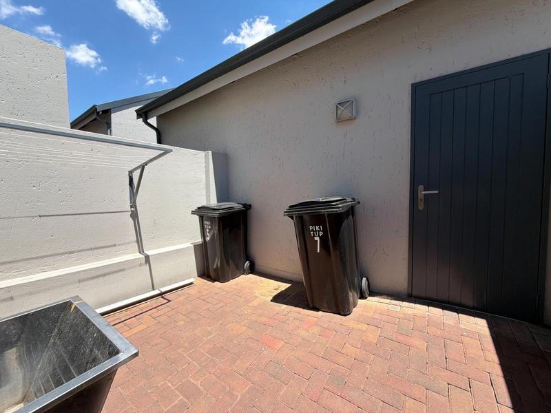 To Let 3 Bedroom Property for Rent in Lonehill Gauteng