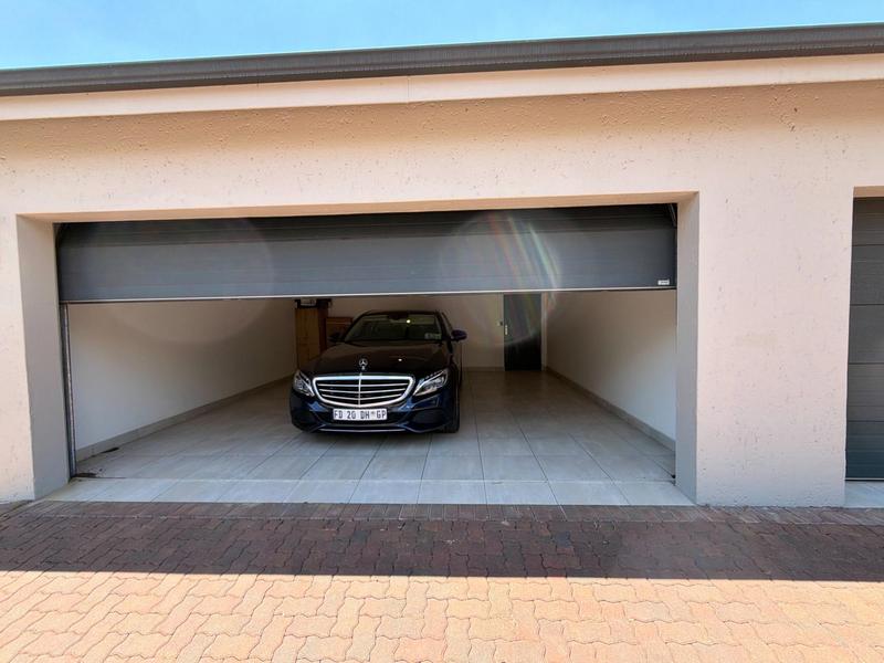 To Let 3 Bedroom Property for Rent in Lonehill Gauteng