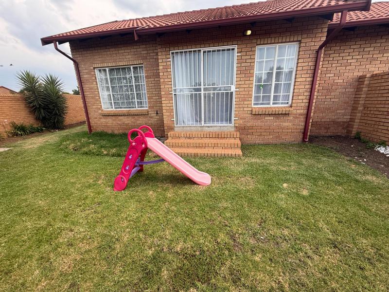 To Let 2 Bedroom Property for Rent in The Reeds Gauteng