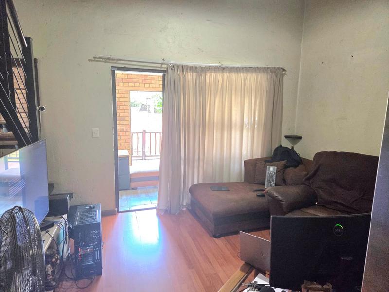 2 Bedroom Property for Sale in Rooihuiskraal North Gauteng