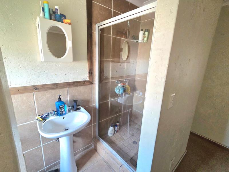 2 Bedroom Property for Sale in Rooihuiskraal North Gauteng