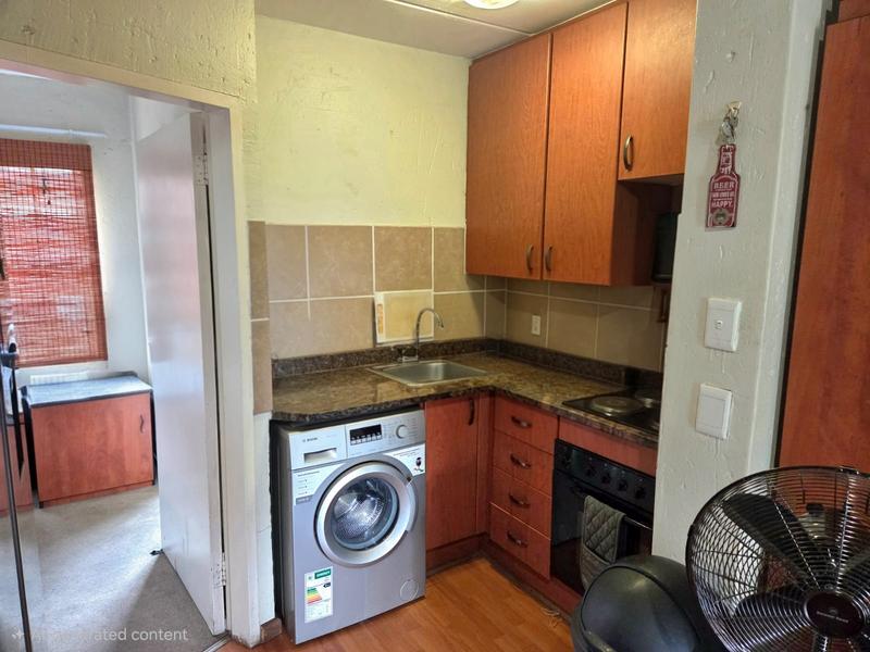 2 Bedroom Property for Sale in Rooihuiskraal North Gauteng