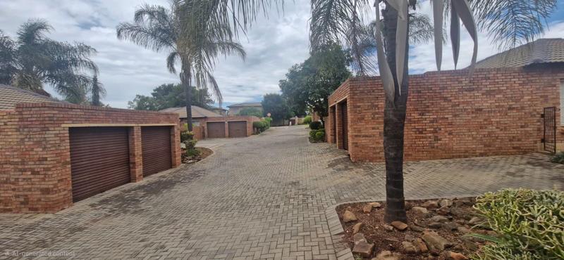 3 Bedroom Property for Sale in Heuwelsig Estate Gauteng