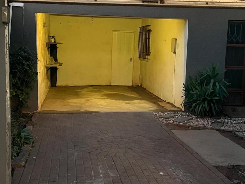 To Let 2 Bedroom Property for Rent in Westdene Gauteng