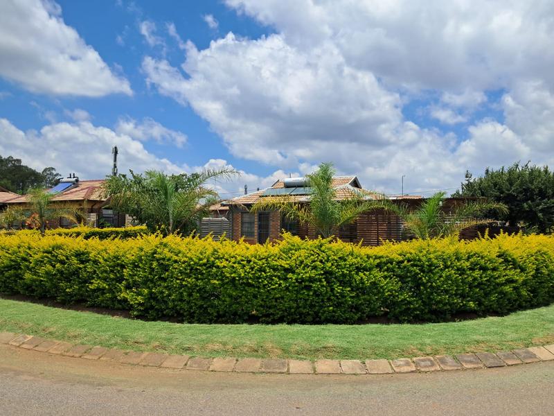 3 Bedroom Property for Sale in Clayville Gauteng