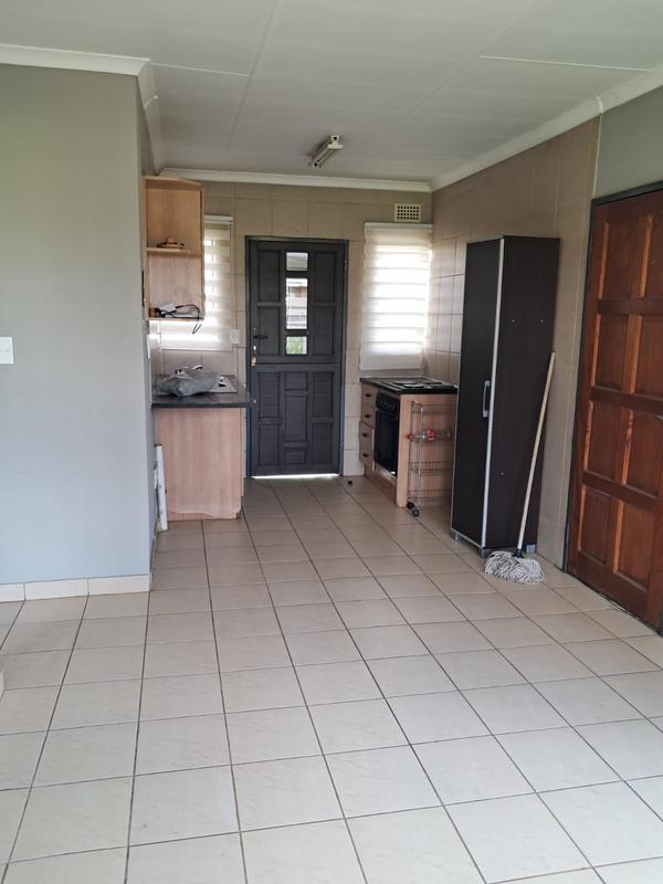 3 Bedroom Property for Sale in Clayville Gauteng