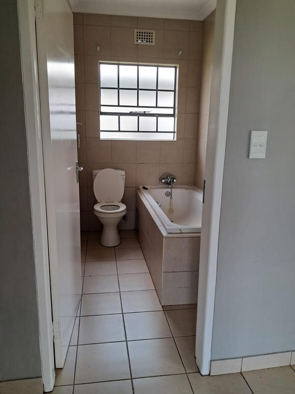 3 Bedroom Property for Sale in Clayville Gauteng