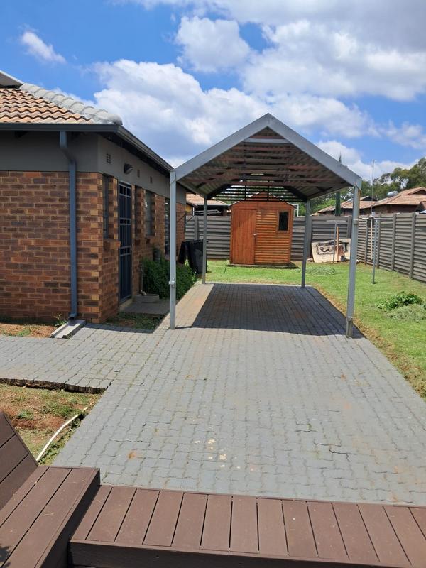 3 Bedroom Property for Sale in Clayville Gauteng