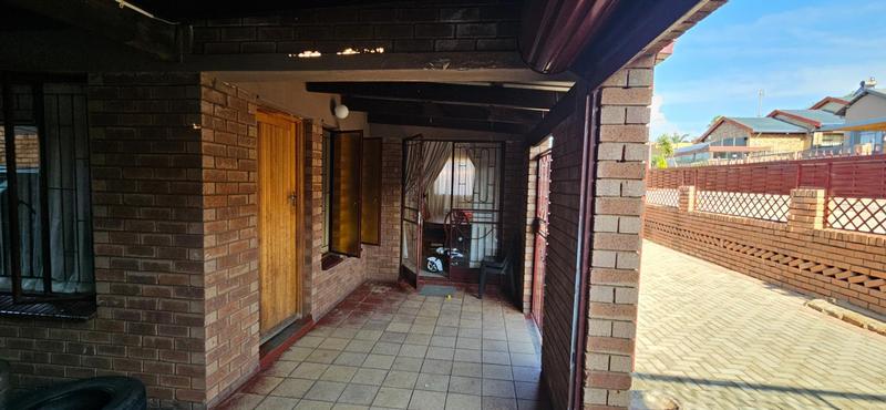 4 Bedroom Property for Sale in Atteridgeville Gauteng